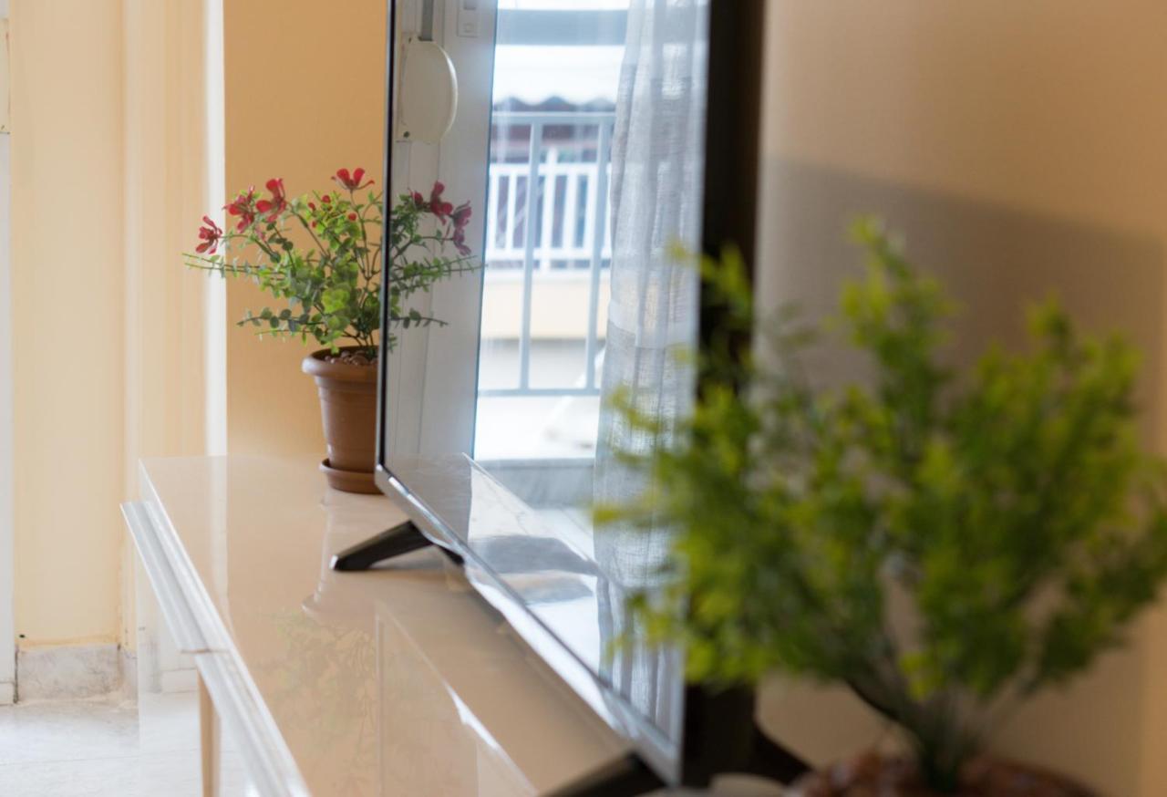 Modern Cozy Apartment In Kalamaria Экстерьер фото